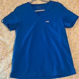 Women’s Figs Catarina One-Pocket Scrub Top in Royal Blue